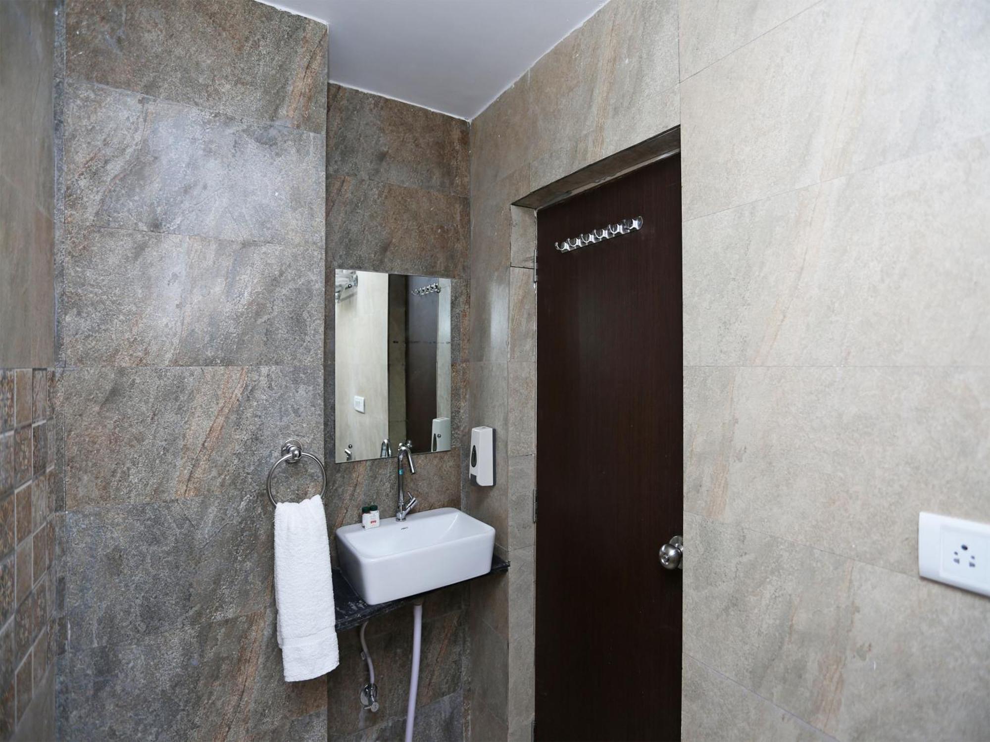 Fabexpress Gs Residency Hotel Varanasi Exterior foto